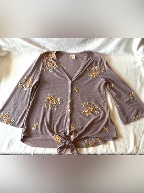 Womens Fig And Flower Embroidered
Top Size Medium